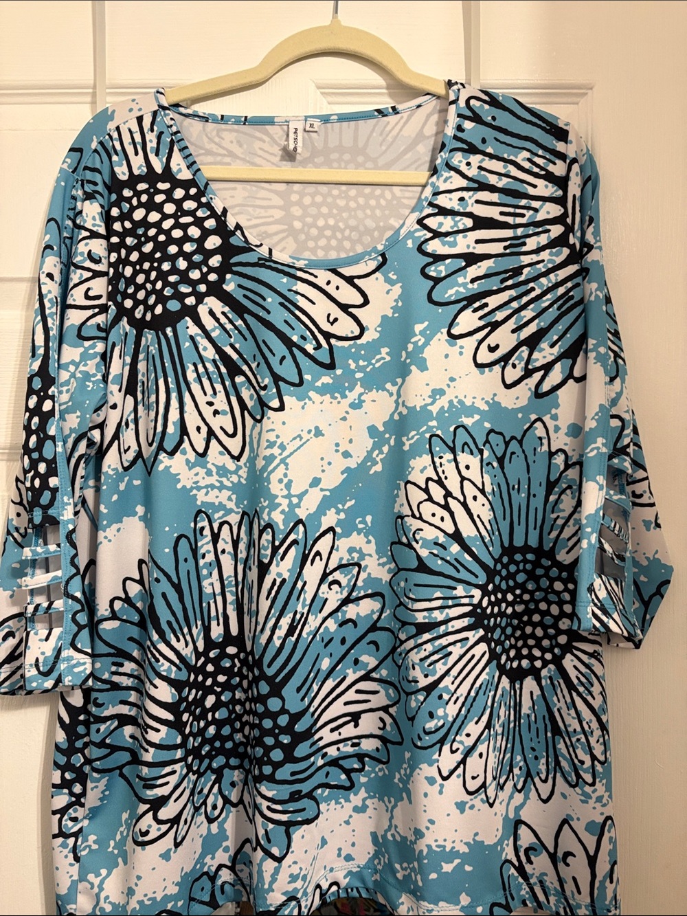 Women’s Aqua Floral Scoop-Neck Tunic by Petsche Size XL PtP 24 1/2